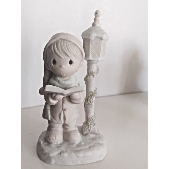 Jonathan & David Precious Moments Enesco 1982 Figurine "O Come all ye faithful" - Picture 1 of 11